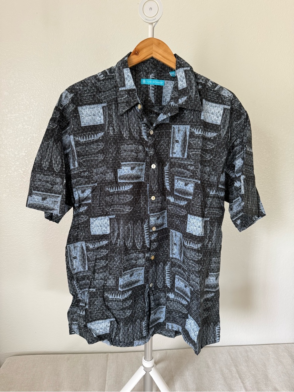 Tori Richard Black & Gray Patterned Short-Sleeve Shirt